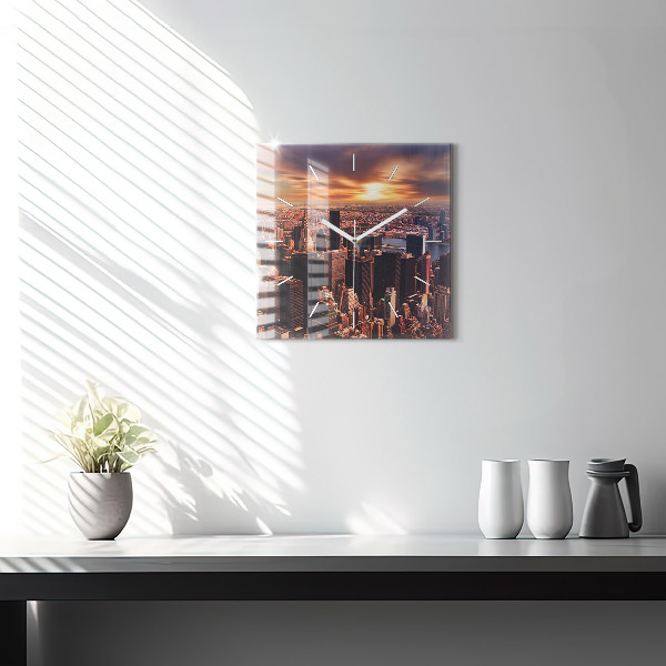 Čtvercové nástěnné hodiny Panorama města na západ