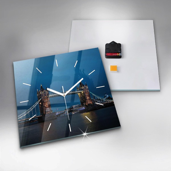 Čtvercové nástěnné hodiny Tower Bridge Londýn v noci