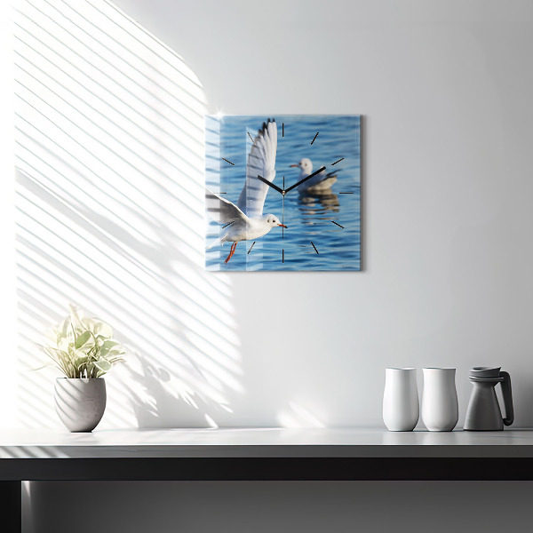 Čtvercové nástěnné hodiny Racci v Gdyni