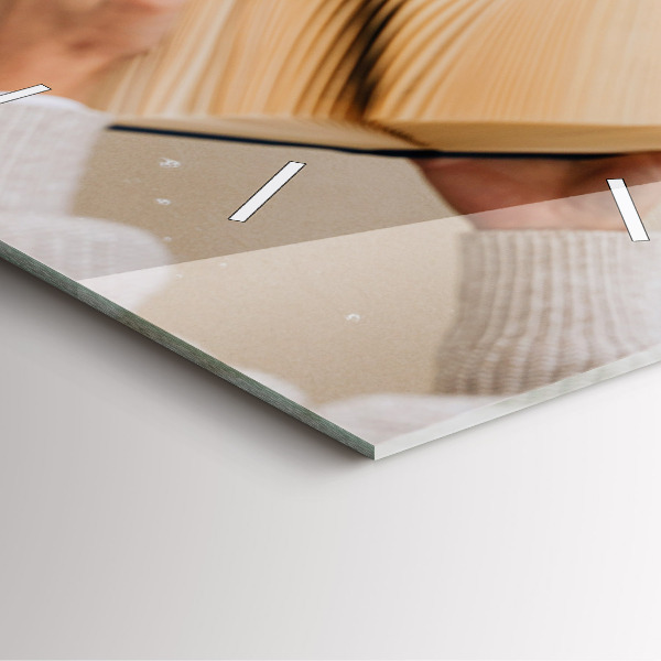 Čtvercové nástěnné hodiny Chvilka s knihou