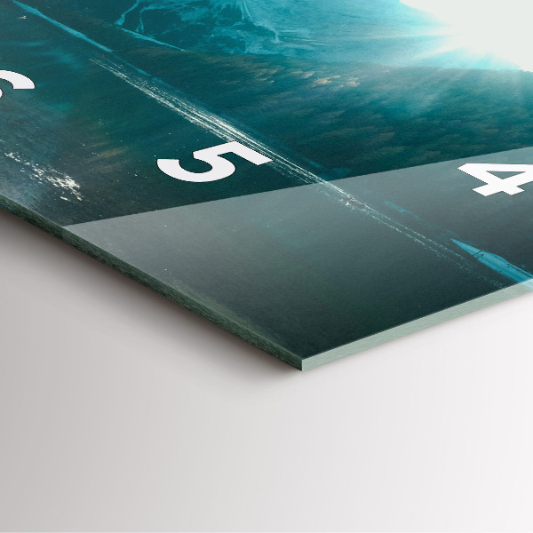 Čtvercové nástěnné hodiny Hory a řeka v Polsku