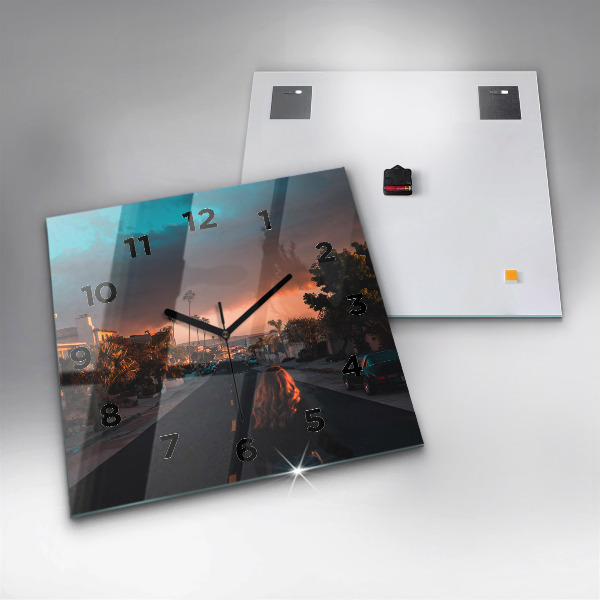 Čtvercové nástěnné hodiny Žena na silnici