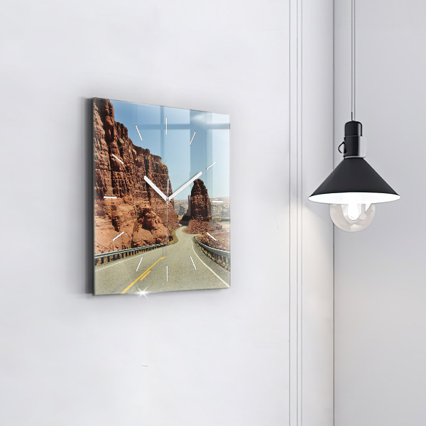 Čtvercové nástěnné hodiny Route 66 v USA