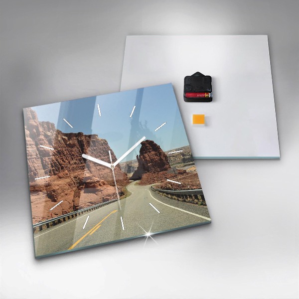 Čtvercové nástěnné hodiny Route 66 v USA