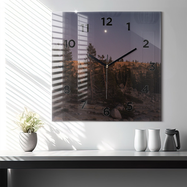 Čtvercové nástěnné hodiny Kamenitá cesta v Yosemitech