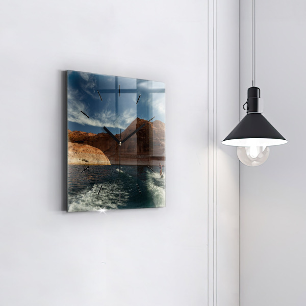 Čtvercové nástěnné hodiny Osoba na vodních lyžích