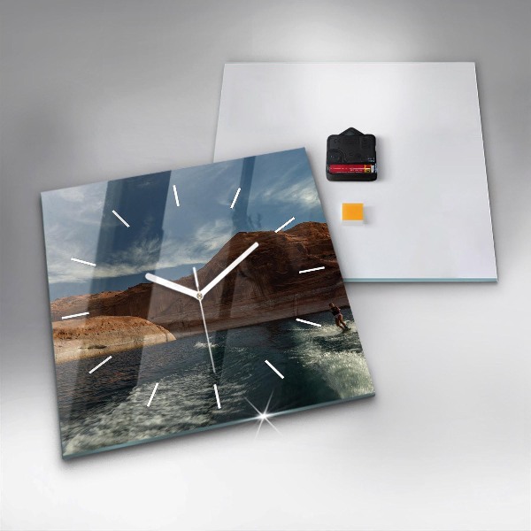 Čtvercové nástěnné hodiny Osoba na vodních lyžích