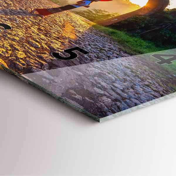 Skleněné hodiny čtvercové Park Surat Thani v Thajsku