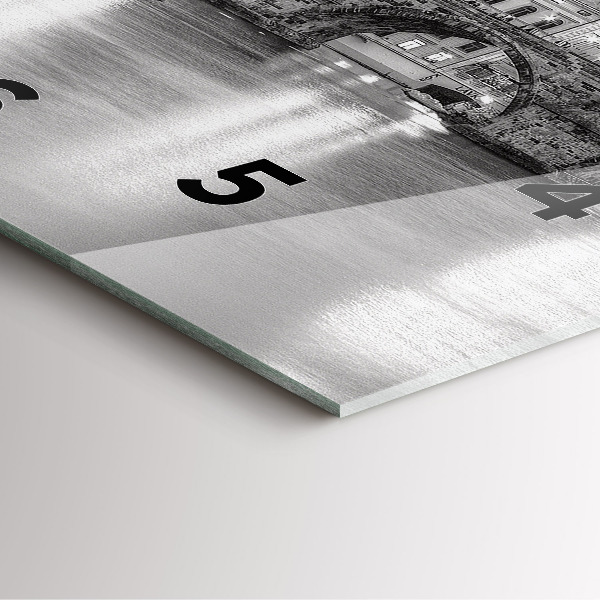 Skleněné hodiny čtvercové Karlův most v Praze