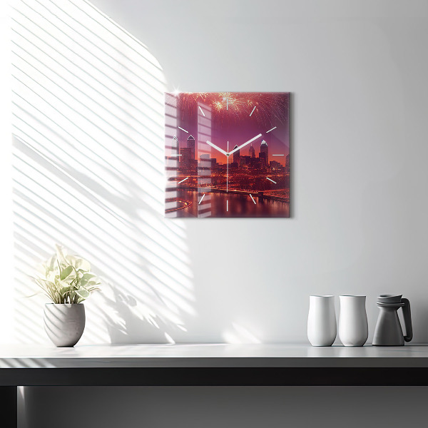 Čtvercové nástěnné hodiny Noční město ve Filadelfii