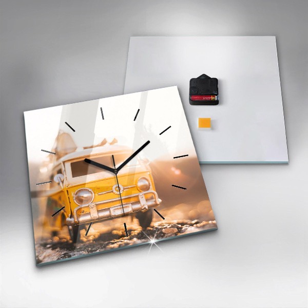 Čtvercové nástěnné hodiny Auto na dovolené