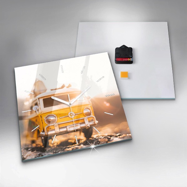 Čtvercové nástěnné hodiny Auto na dovolené