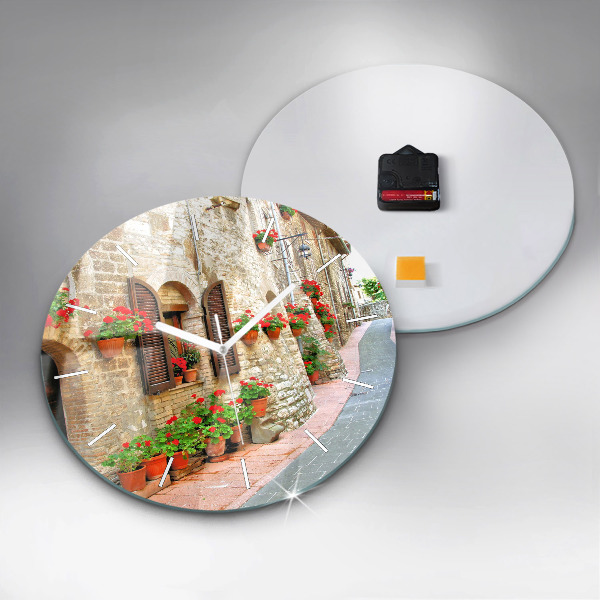 Kulaté skleněné hodiny s fotkou Malebná ulice