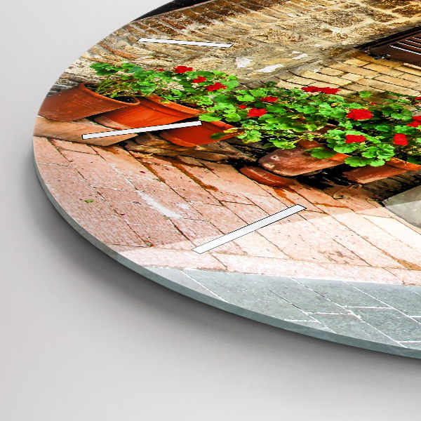 Kulaté skleněné hodiny s fotkou Malebná ulice