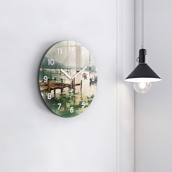 Kulaté skleněné hodiny s fotkou Rybářské lodě v přístavu