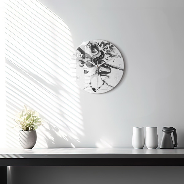 Kulaté skleněné hodiny s fotkou Módní žena