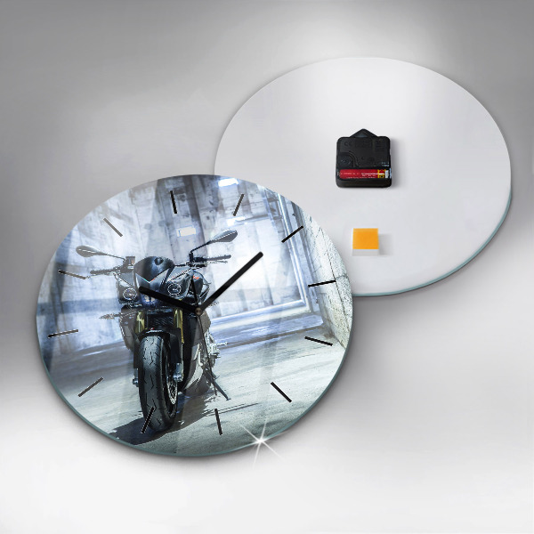 Kulaté skleněné hodiny s fotkou Motorka v uličce