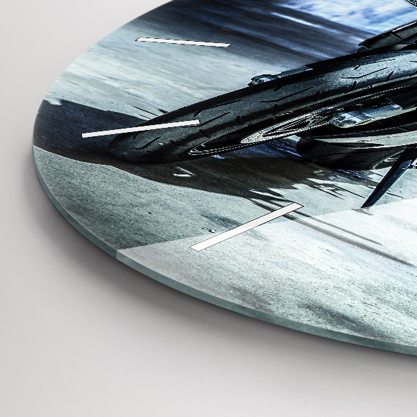 Kulaté skleněné hodiny s fotkou Motorka v uličce