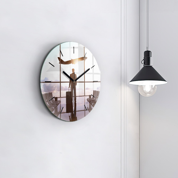 Kulaté skleněné hodiny s fotkou Muž na letišti