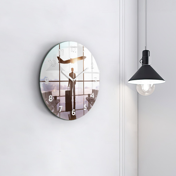 Kulaté skleněné hodiny s fotkou Muž na letišti