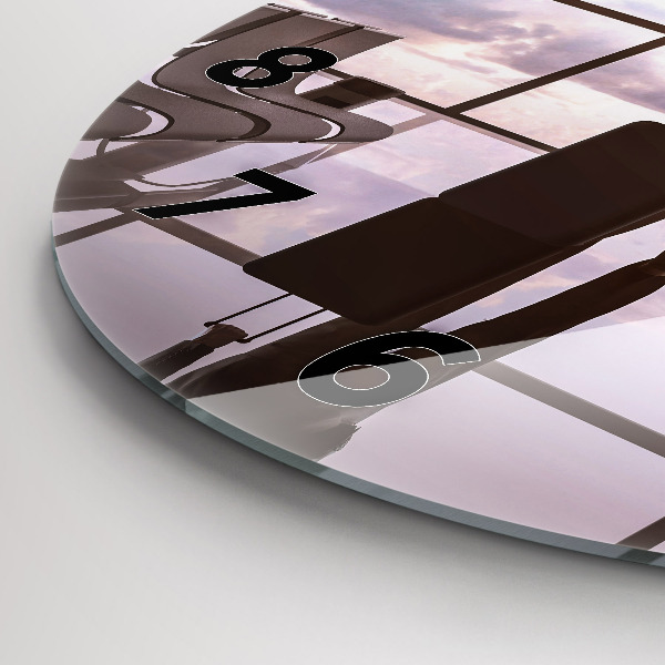 Kulaté skleněné hodiny s fotkou Muž na letišti