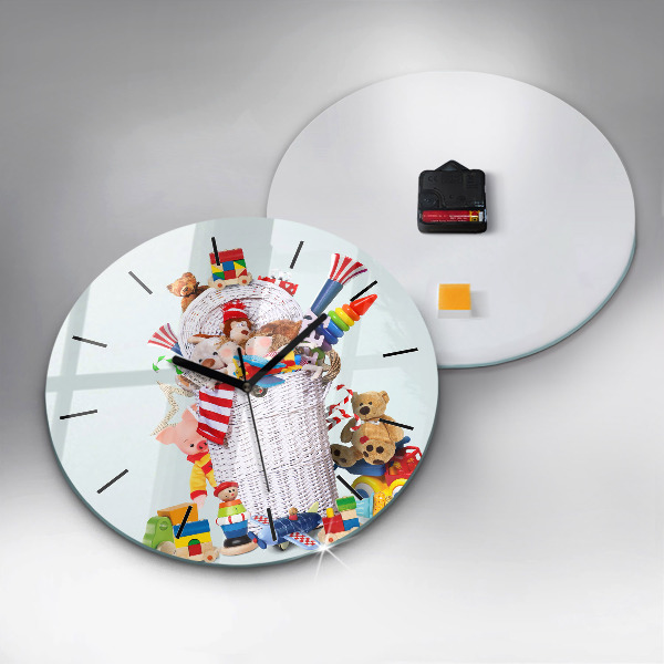 Kulaté skleněné hodiny s fotkou Proutěný koš s hračkami