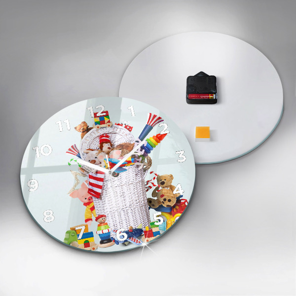 Kulaté skleněné hodiny s fotkou Proutěný koš s hračkami