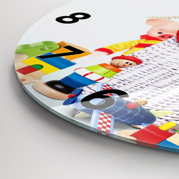 Kulaté skleněné hodiny s fotkou Proutěný koš s hračkami