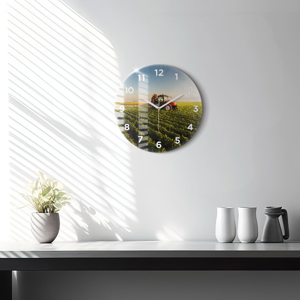 Kulaté skleněné hodiny s fotkou Traktor na zemědělském poli