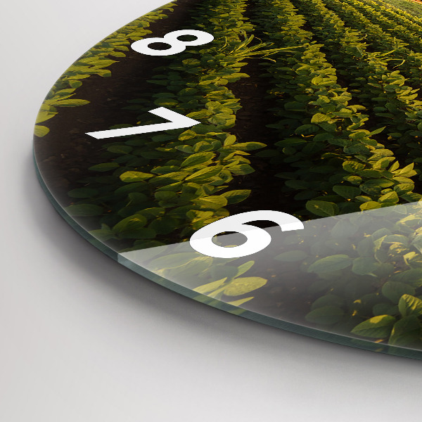 Kulaté skleněné hodiny s fotkou Traktor na zemědělském poli