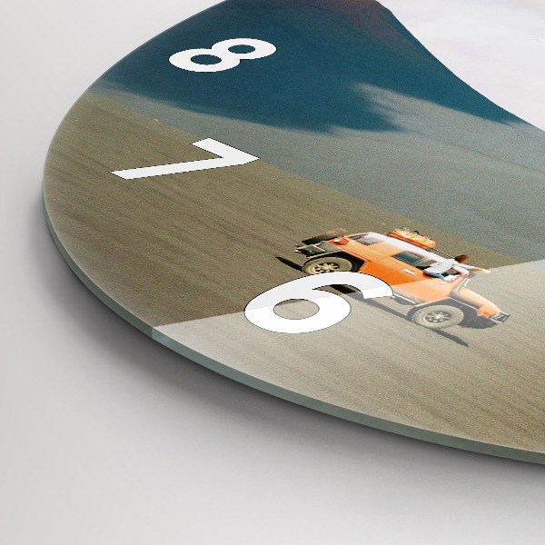 hodiny na skle Vozidlo na Kamčatce