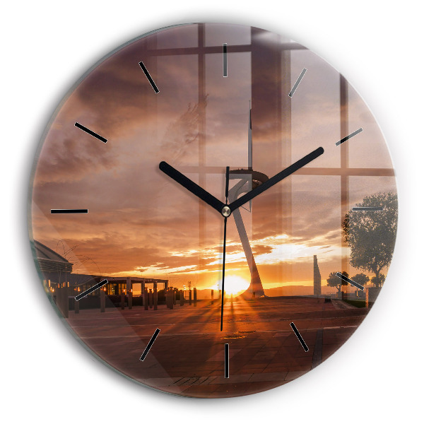 hodiny na skle Olympijský park v Barceloně