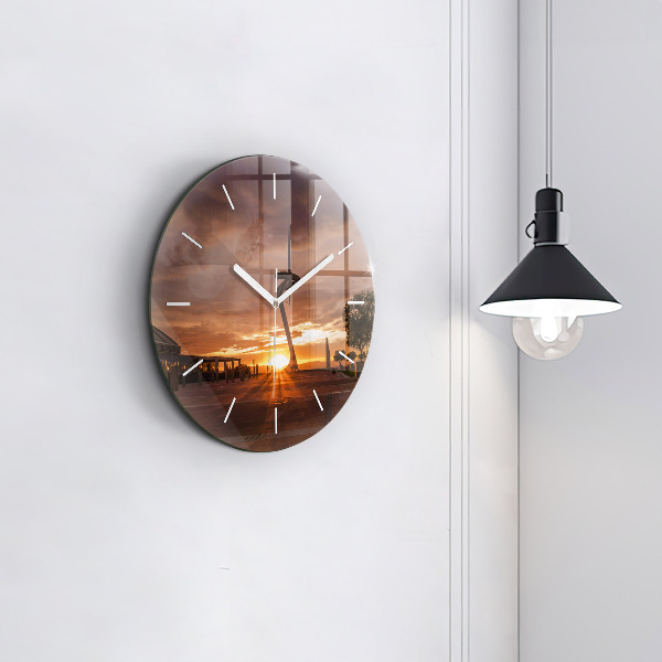 hodiny na skle Olympijský park v Barceloně