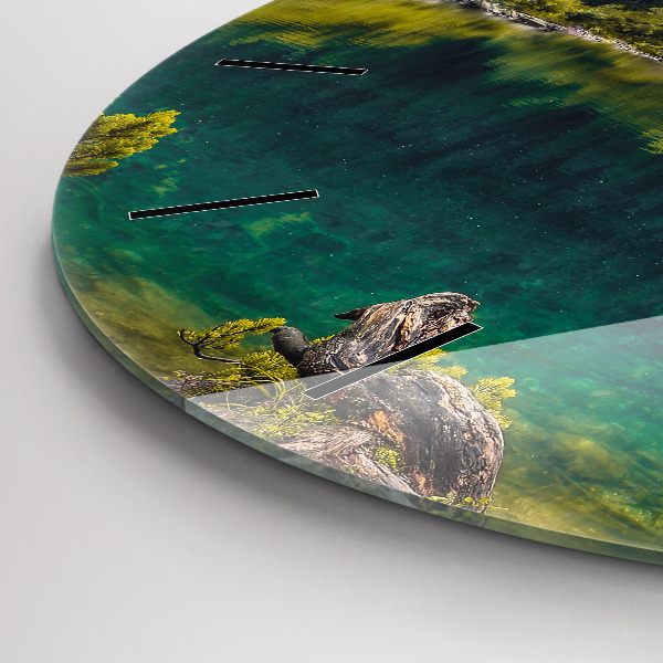 hodiny na skle Morskie Oko v Tatrách