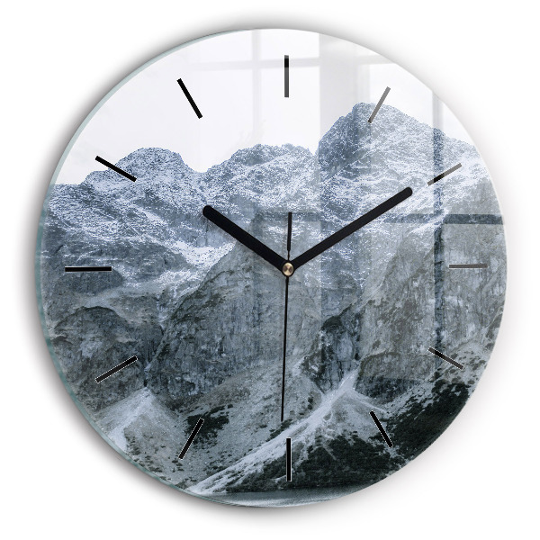 hodiny na skle Morskie Oko v Tatrách