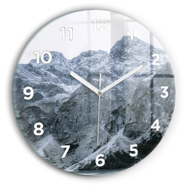 hodiny na skle Morskie Oko v Tatrách
