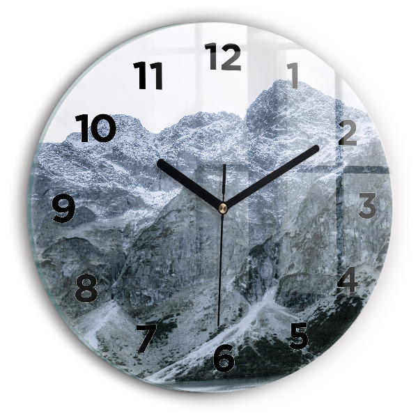 hodiny na skle Morskie Oko v Tatrách