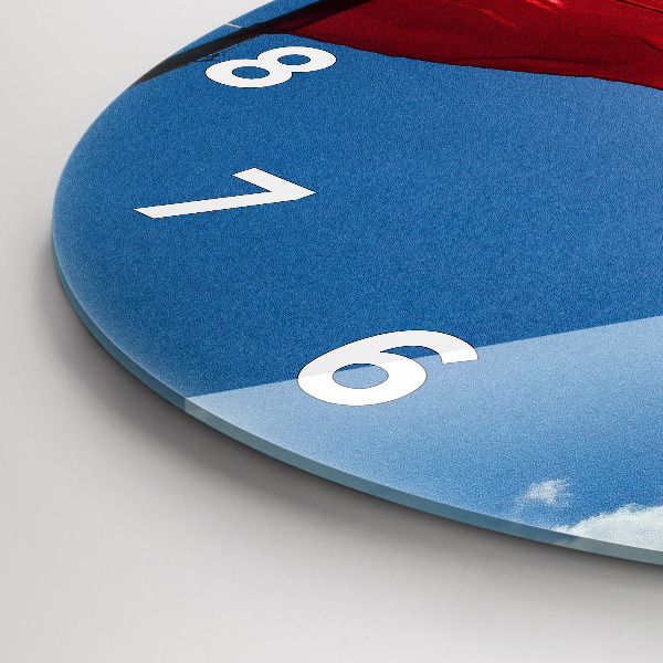 hodiny na skle Polská vlajka na pozadí oblohy