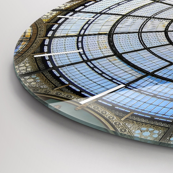 hodiny na skle Nákupní centrum v Miláně