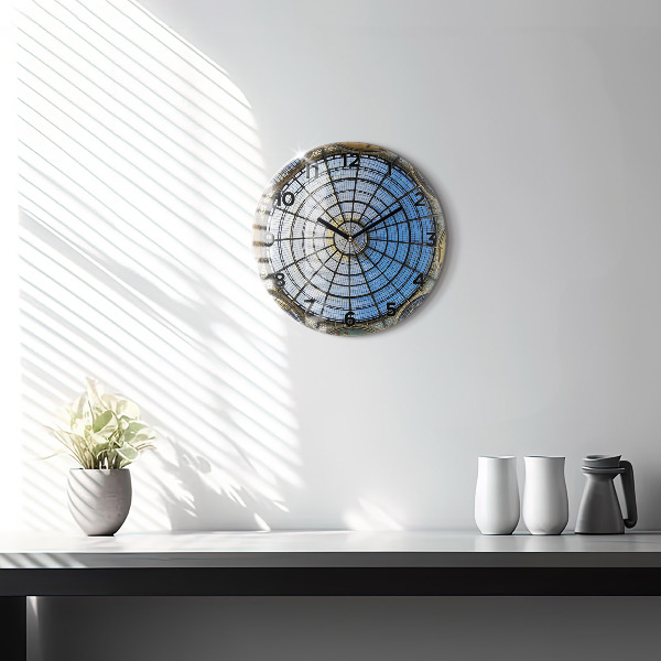 hodiny na skle Nákupní centrum v Miláně