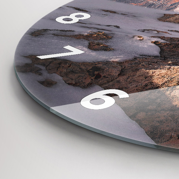 hodiny na skle Hory pokryté sněhem