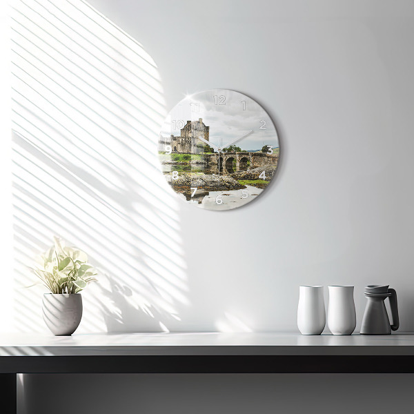 hodiny na skle Hrad Eilean Donan Skotsko