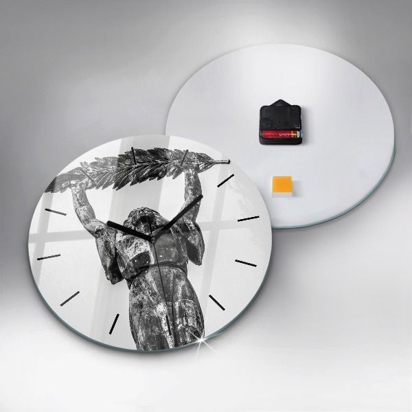 hodiny na skle Socha Svobody v Budapešti