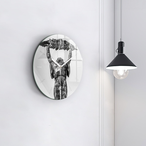 hodiny na skle Socha Svobody v Budapešti