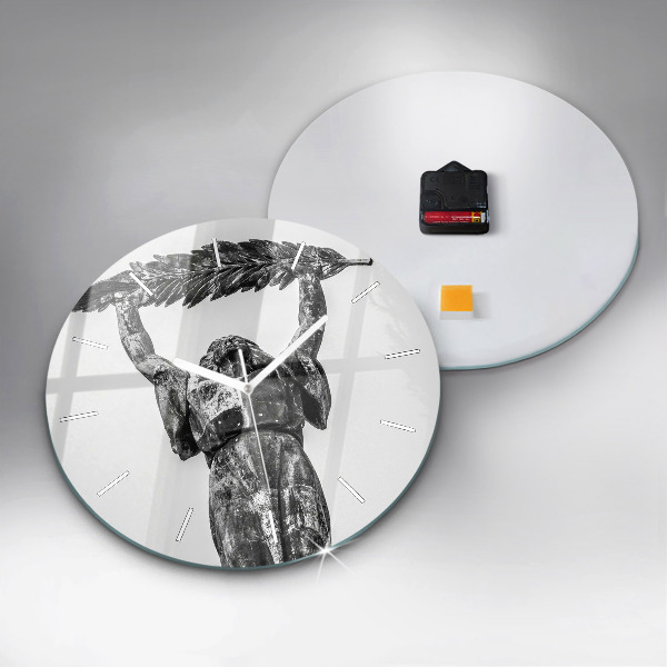 hodiny na skle Socha Svobody v Budapešti