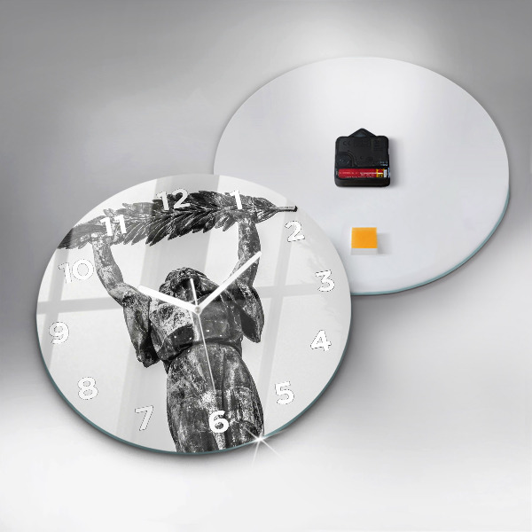 hodiny na skle Socha Svobody v Budapešti