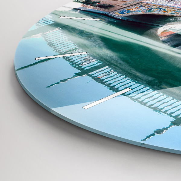 hodiny na skle Španělské náměstí v Seville