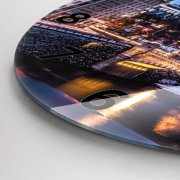 Kulaté skleněné hodiny s fotkou Panorama Plzně