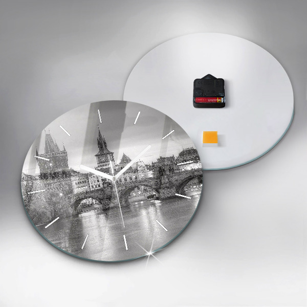 Kulaté skleněné hodiny s fotkou Karlův most v Praze