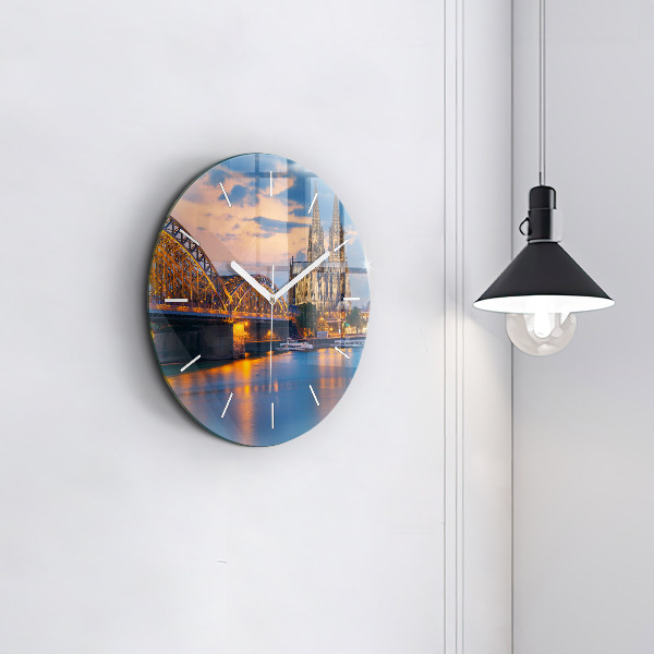 Kulaté skleněné hodiny s fotkou Pohled na radnici